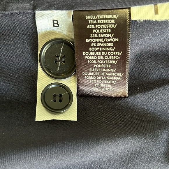 Ann Taylor size 6 two buttons navy jacket - Picture 7 of 7